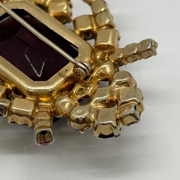 Vintage Gold-Tone Brooch With Ruby Red & Purple Rhinestones - Ornate Design - Picture 5 of 11